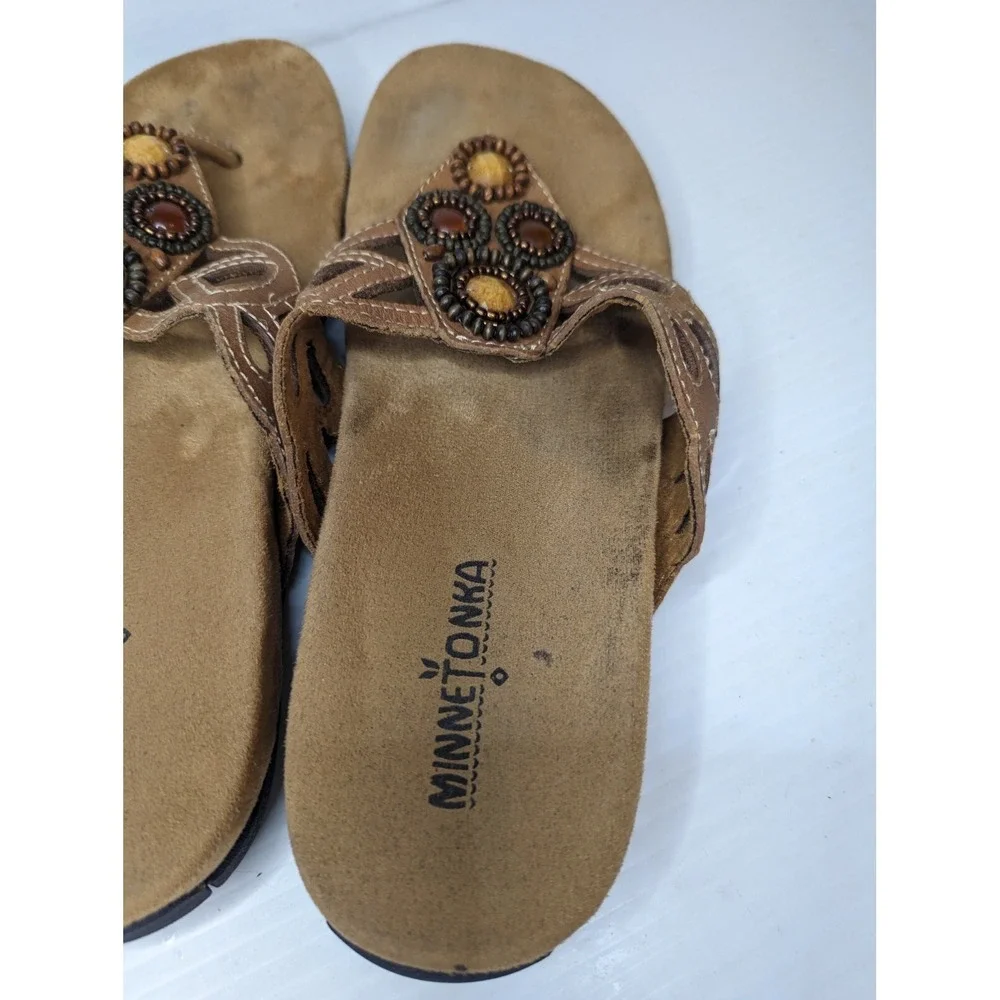 Minnetonka 70805 Women's‎ Leather Beaded Thong Sandal Flipflops Size 9